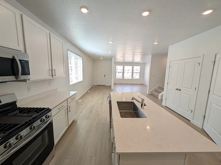 1578 W Viola Ln — Photo 10