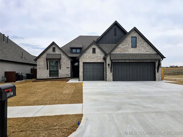 13704 S 20th Pl E, Bixby, OK 74008