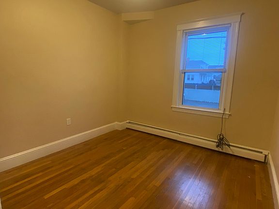 5th image of 286 Revere St APT 1