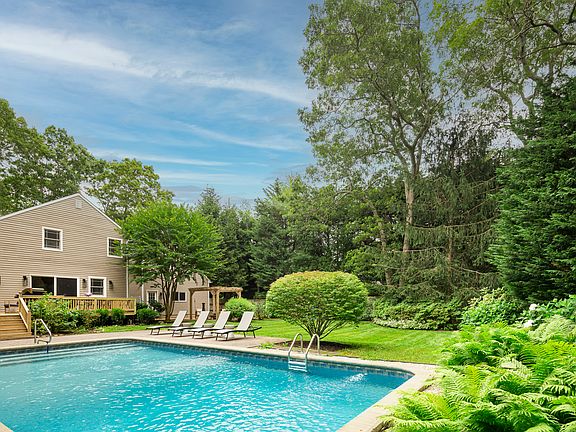 4th image of 64 Norfolk Dr