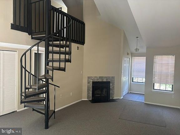 3rd image of 4406 Yorktown Pl