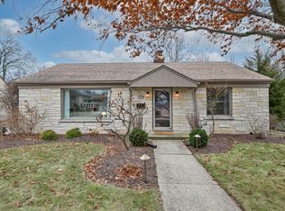 7423 Wellauer Dr, Wauwatosa, WI 53213