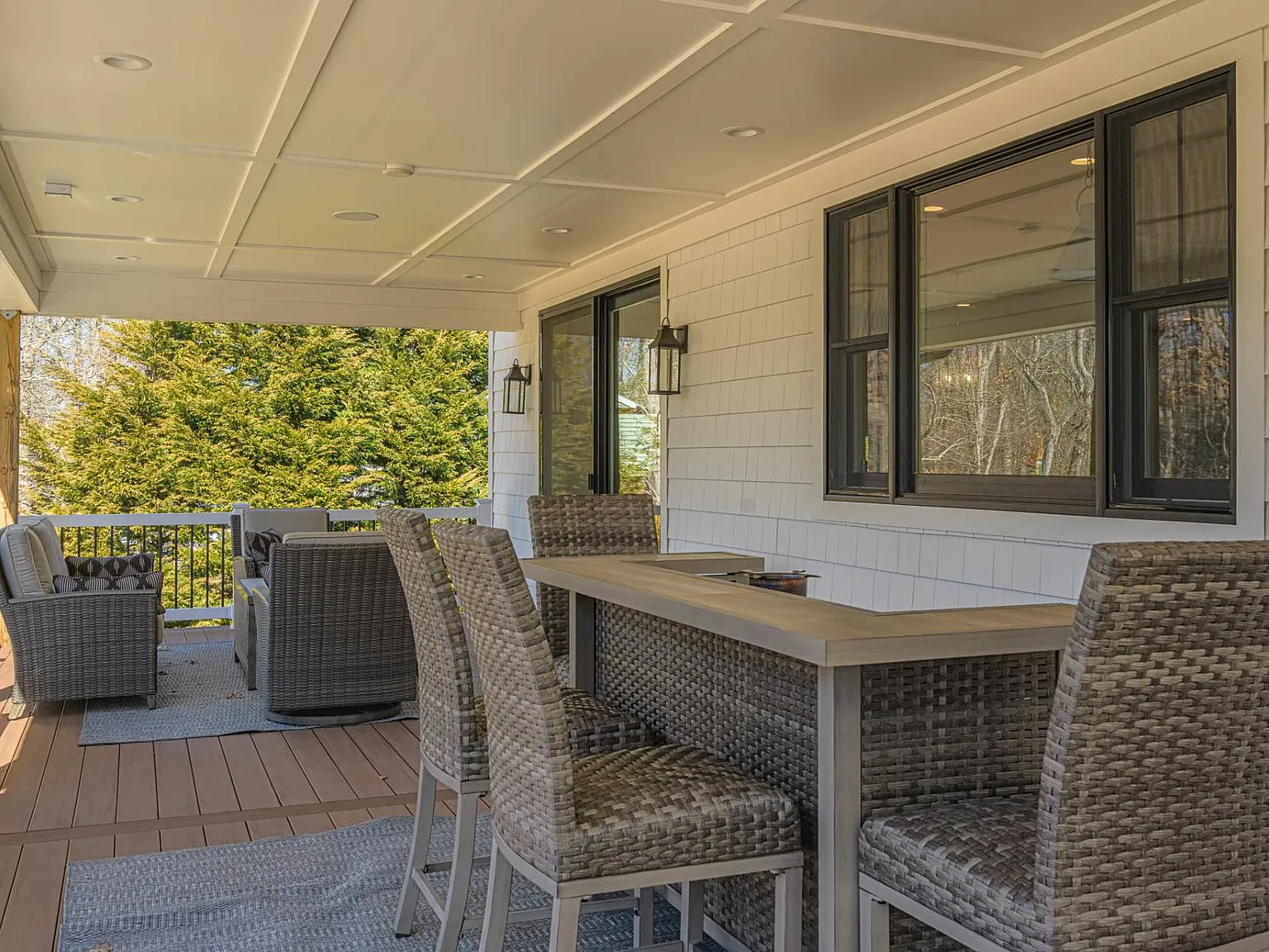 Amenities at the Beach — Photo 4