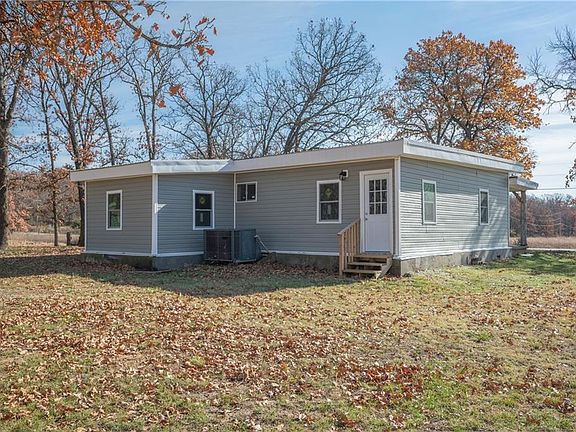 4th image of 1015 W 21st St