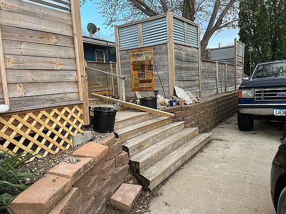 5th image of 1425 Highview Dr