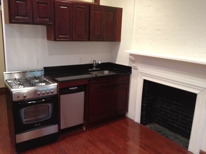1st image of 100 Charlton St APT 9