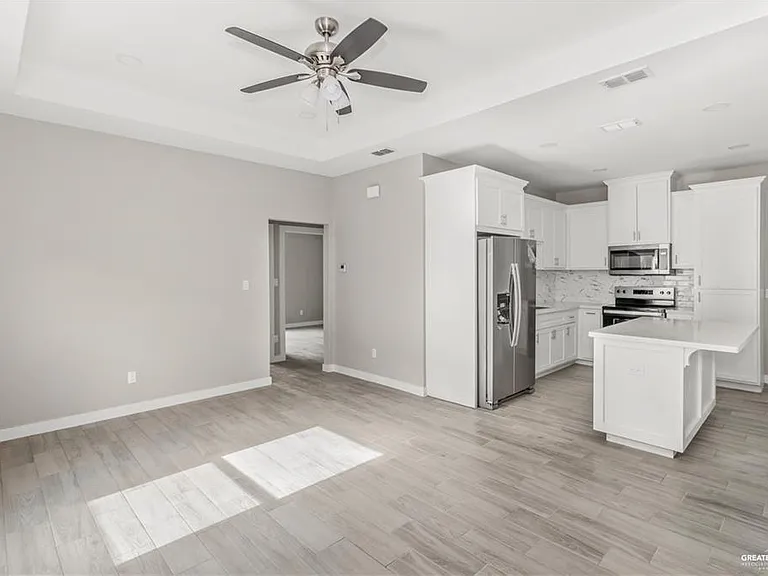 3056 Star Ave #4 — Photo 4