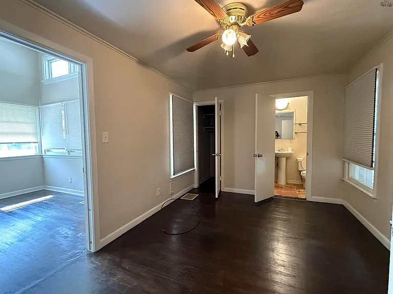 3108 Speedway Ave — Photo 10