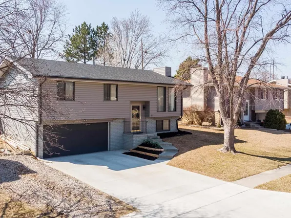 2201 Independence Dr, Lincoln, NE 68521