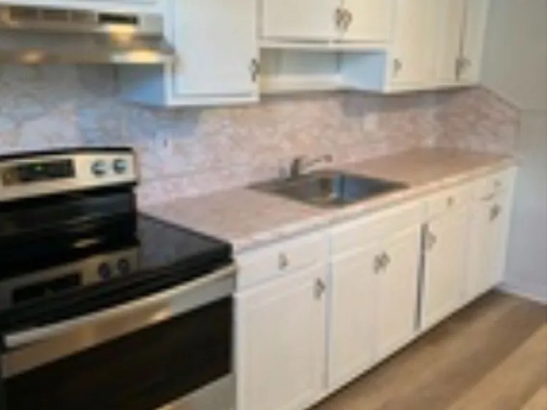 43 Adams St — Photo 3