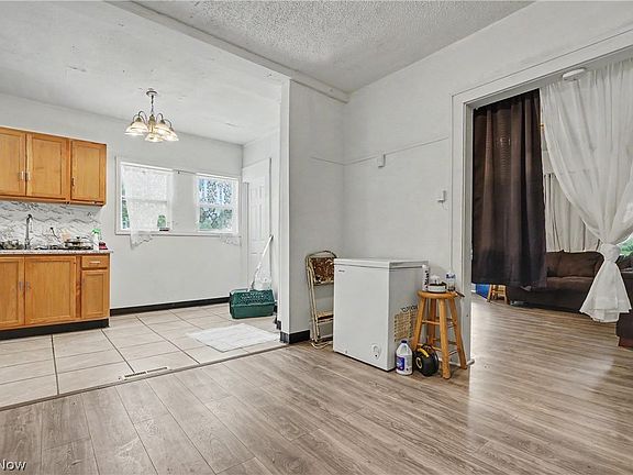 3rd image of 1536 Clay St