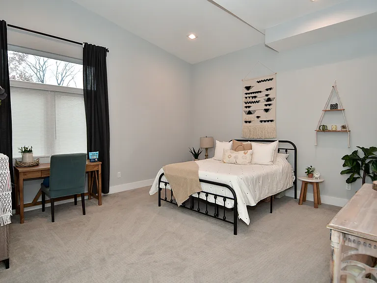 1426 Olive St — Photo 32