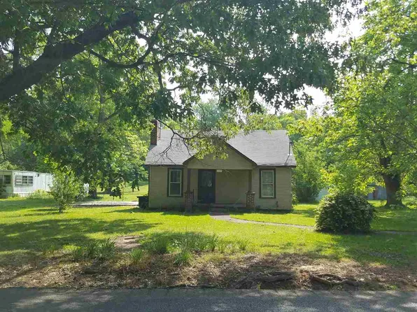 1130 Oaks Rd, Paducah, KY 42003