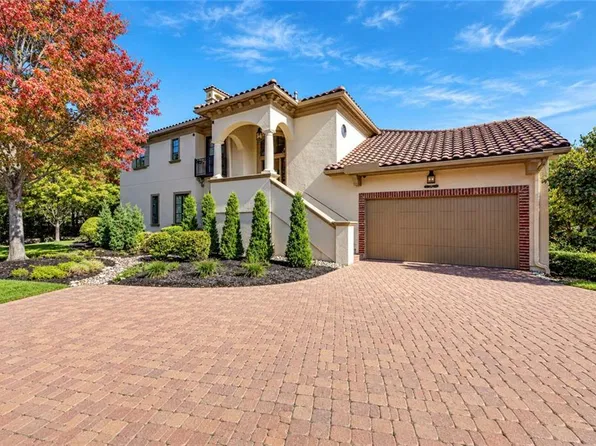 3210 W 137th St, Leawood, KS 66211