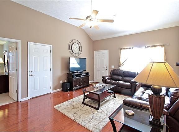 3rd image of 2824 Painted Pony Dr