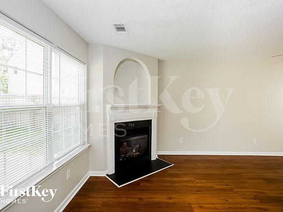 4th image of 5415 Tucker Phillips Dr
