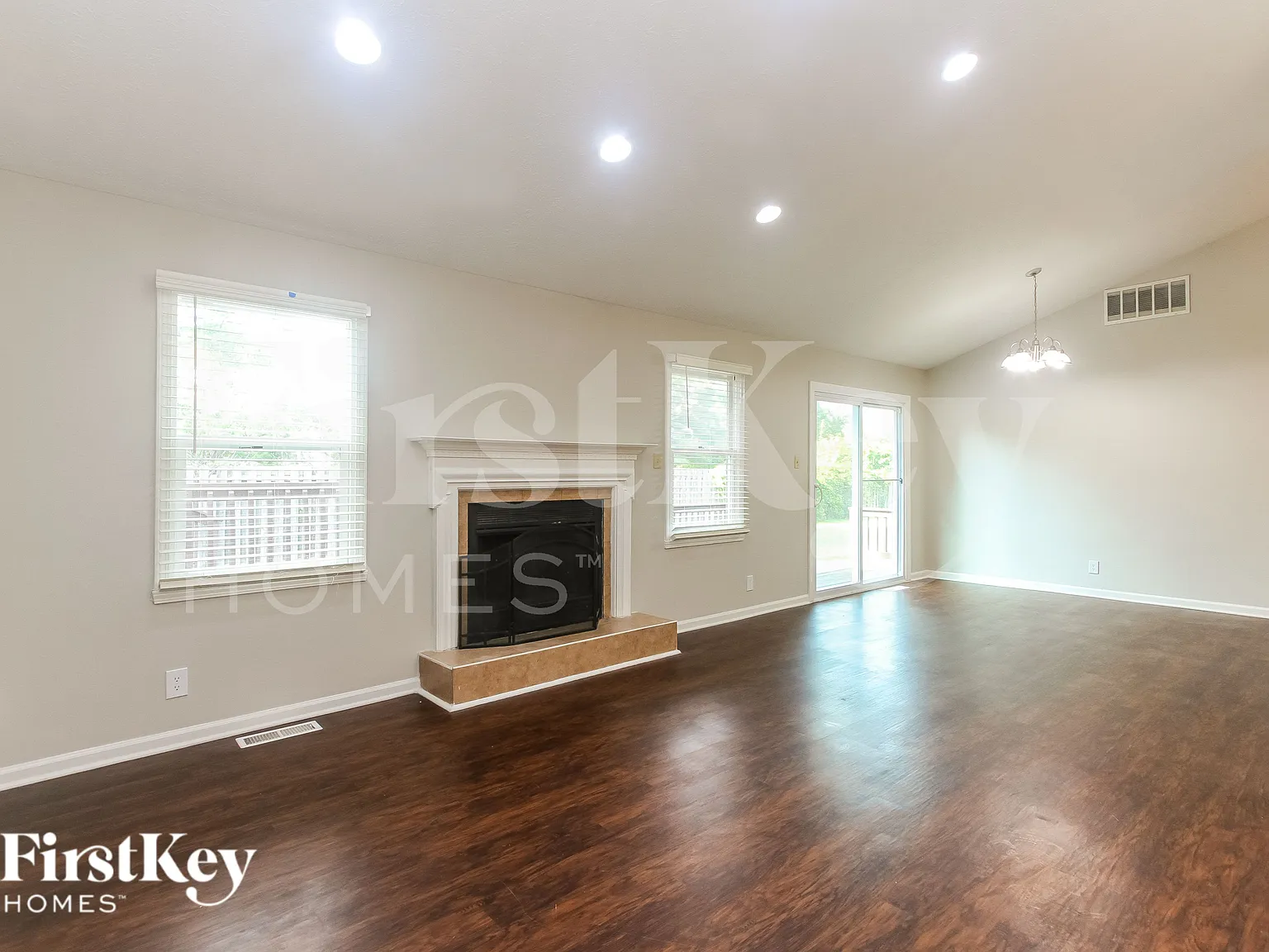 3 bed, 2.0 bath, 1614 sqft, $2,250 — Photo 3
