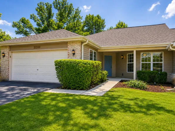21359 Silktree Cir, Plainfield, IL 60544