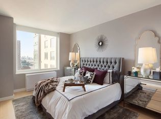 550 W 45th St APT 1209, New York, NY 10036