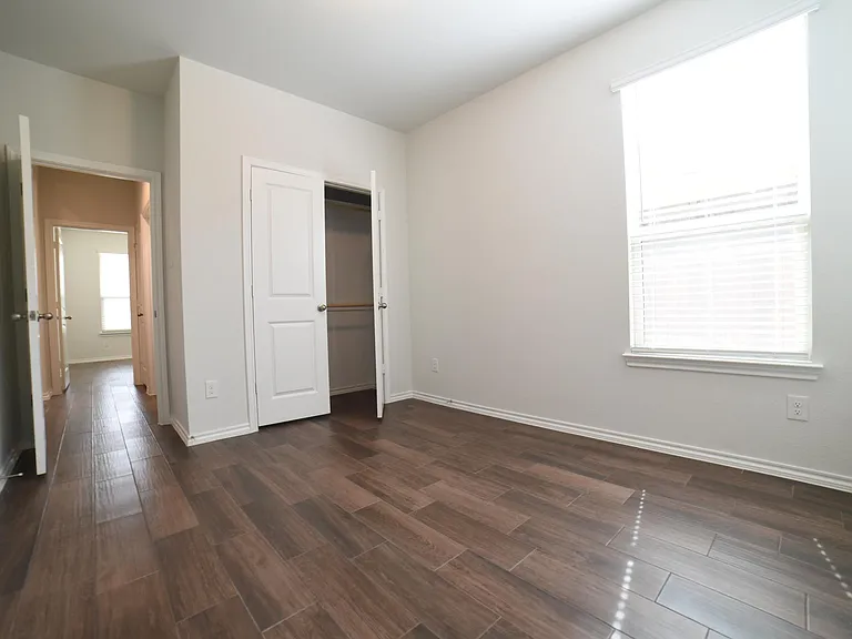 1407 Buckley St — Photo 12