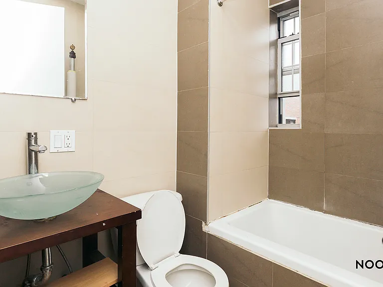 117 S 4th St #21 — Photo 32