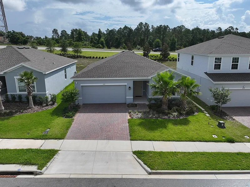 3 bed, 2.0 bath, 1554 sqft, $2,550 — Photo 4