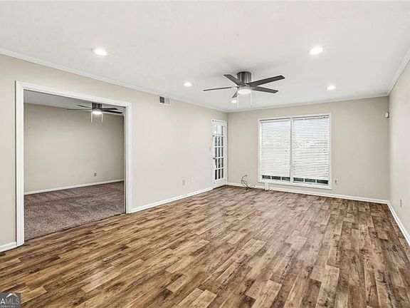 3rd image of 6851 Roswell Rd Unit D15