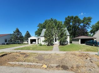 662 12th St, Dawson, MN 56232