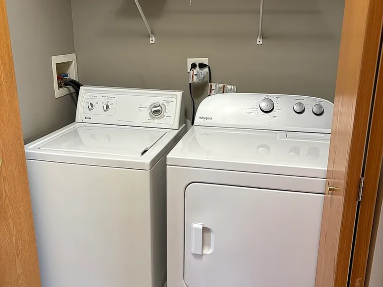 2704 Canyon Dr — Photo 13