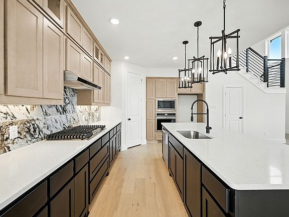 7th image of this home