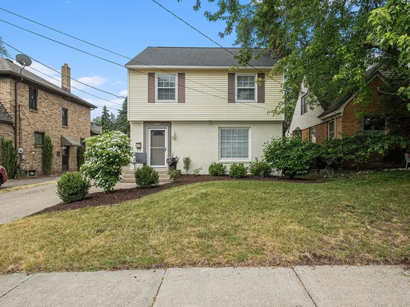 2453 Godwin Ave SE, Grand Rapids, MI 49507