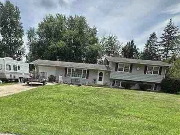 106 Meadow Lark Ln, La Porte, IN 46350