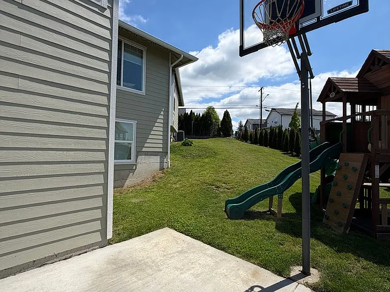 8212 72nd Pl NE — Photo 38