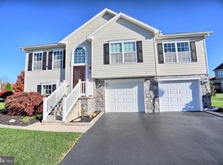 21 Oak Crest Ct, Hanover, PA 17331