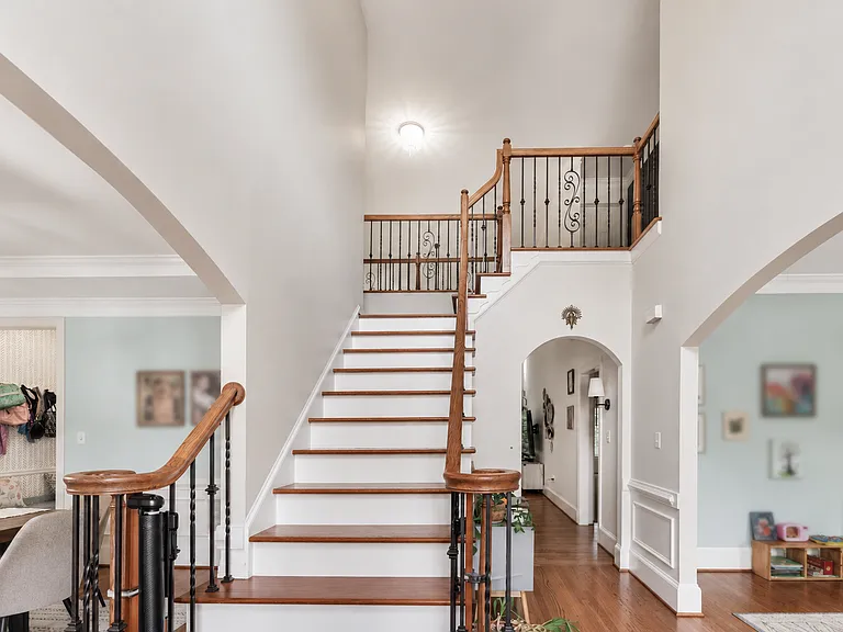 entry way with stairs to the 2nd level