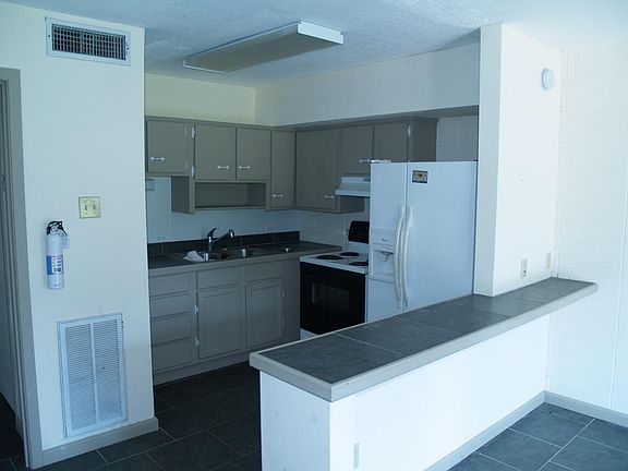 2nd image of 710 Iris St APT 102