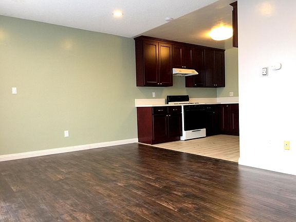 3rd image of 1681 College View Dr APT 11
