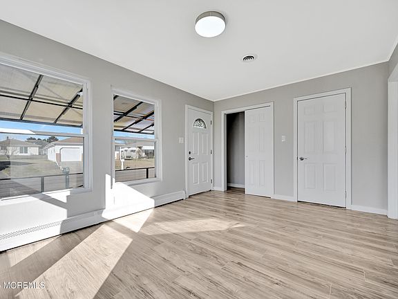 4th image of 8 Newcastle Court