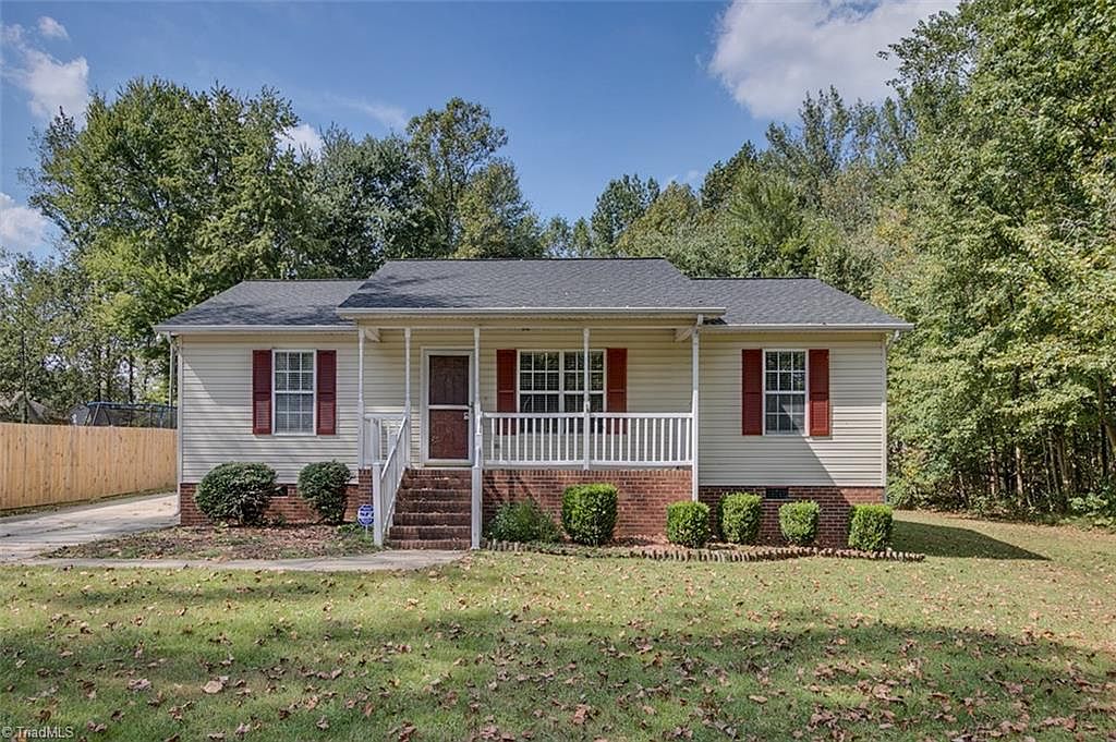 1390 Blair St, Thomasville, NC 27360 Zillow