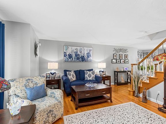 5th image of 35 Pilgrim Village Rd APT 402