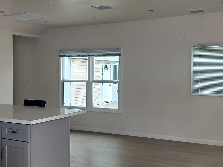 6721 1/2 Tyrone Ave — Photo 3