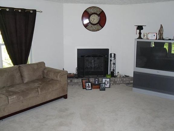 3rd image of 2230 E Beach Ave