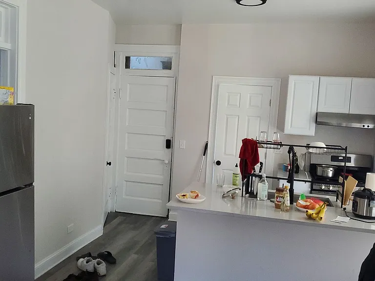1210 W Lexington St — Photo 18