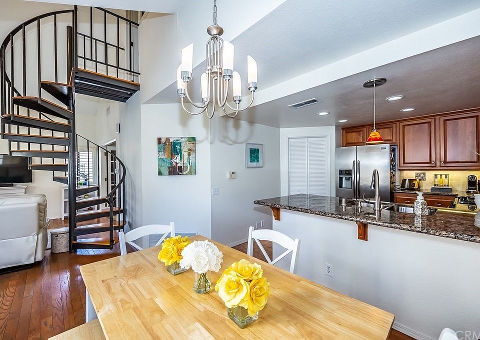 1st image of 20 Abbey Ln #336