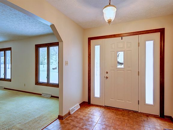 3rd image of 149 Atterbury Blvd