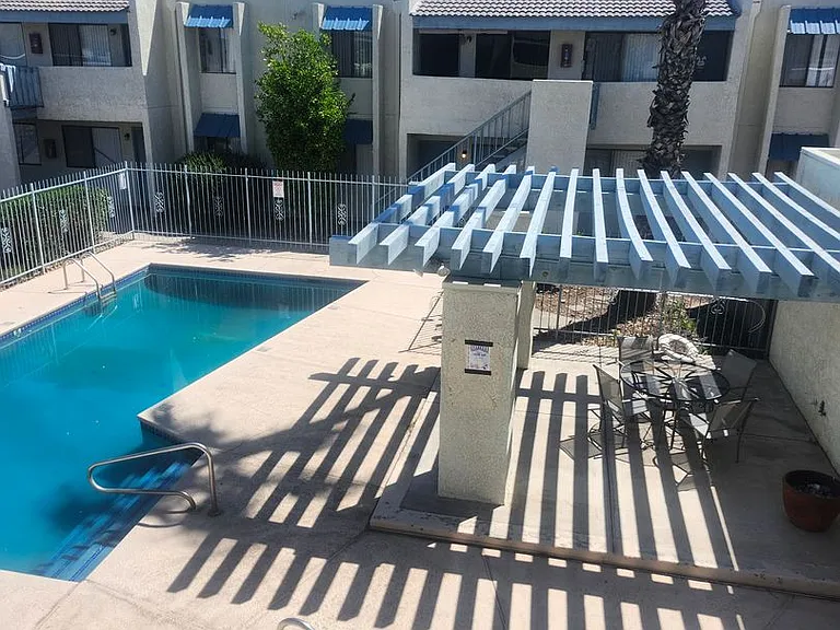 Eastgate Apartments — Photo 8