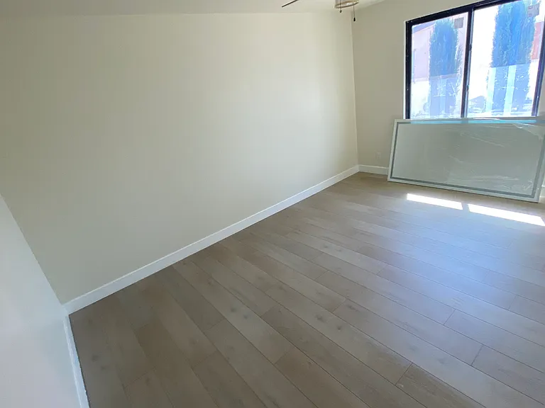 1223 W Avenue H12 — Photo 11