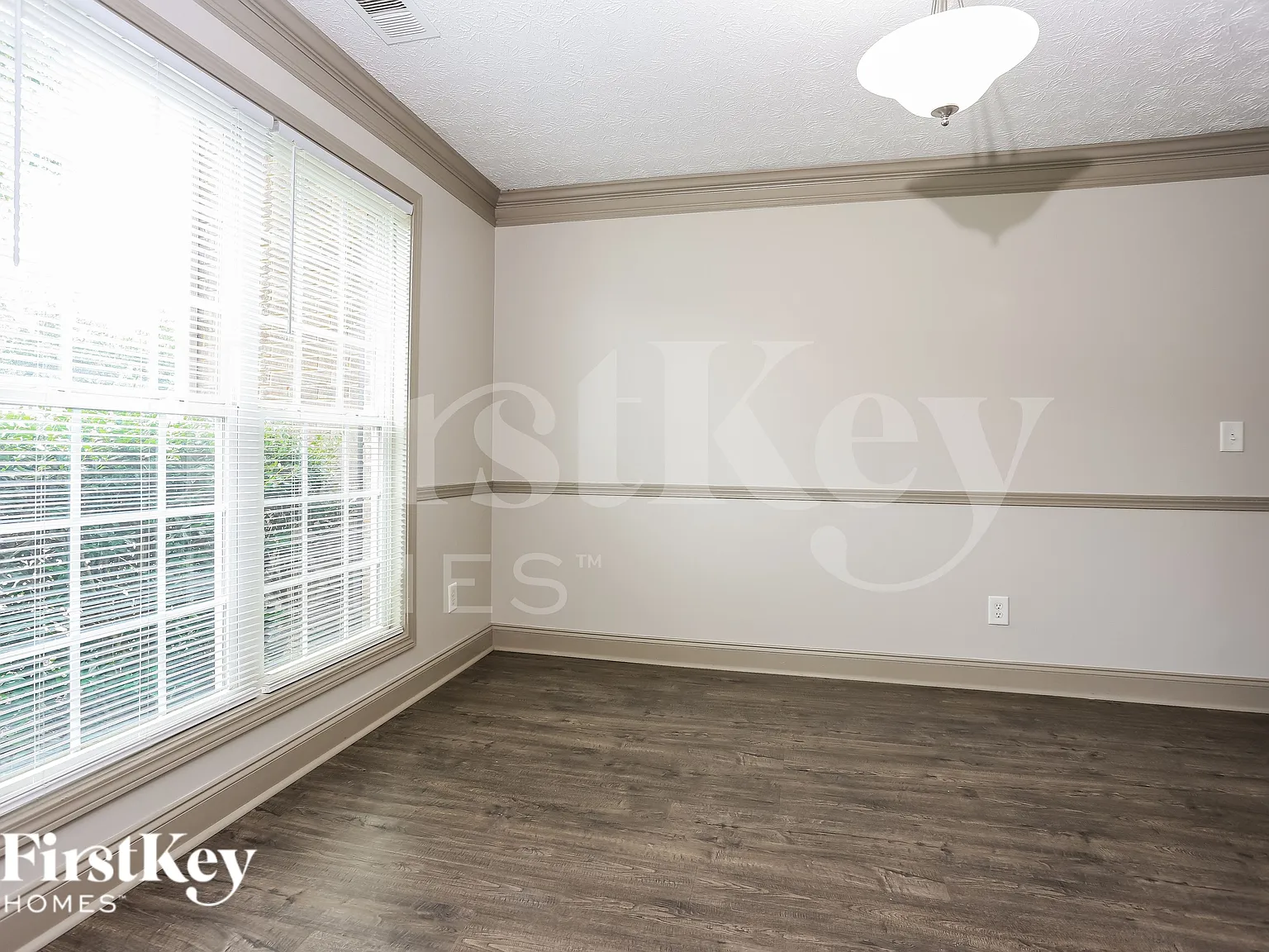 5 bed, 3.0 bath, 3070 sqft, $2,850 — Photo 4