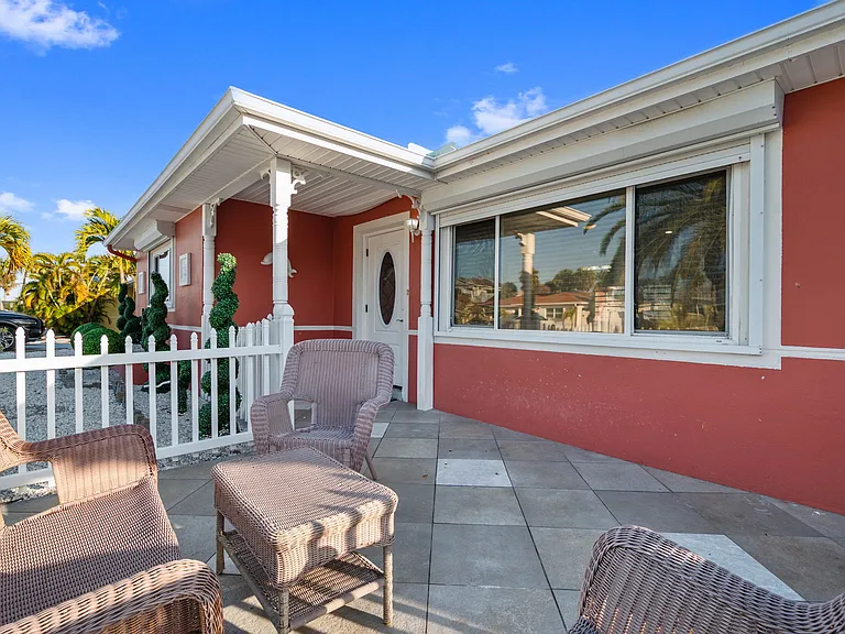 58 Lido Dr — Photo 3