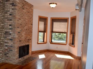 2711 N Sacramento Ave #2, Chicago, IL 60647